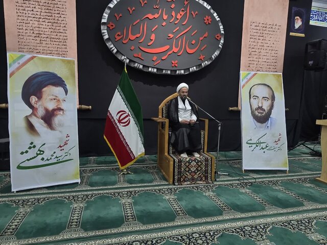 ایمان به خدا بدون دشمن شناسی فایده ندارد