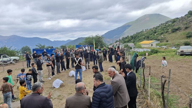 وحدت شیعه و سنی اهالی روستای <<داش‌دیبی طول>> گیلان در عزای حسینی