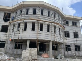 پیشرفت ۷۰ درصدی دبیرستان شهید شریفی اطاقوَر پس از سال‌ها بلاتکلیفی