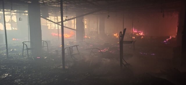 فرماندار بندرانزلی: تلاش برای جلوگیری از سرایت آتش به ساختمانهای همجوار ادامه دارد فرماندار بندرانزلی: تلاش برای جلوگیری از سرایت آتش به ساختمانهای همجوار ادامه دارد