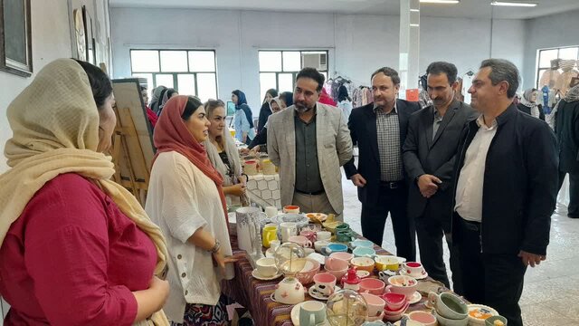 برگزاری نمایشگاه مهارت و صنایع دستی در بندرانزلی