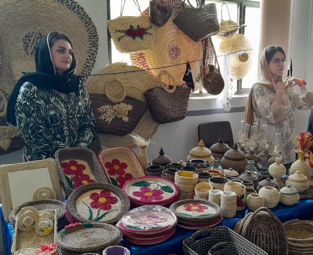 برگزاری نمایشگاه مهارت و صنایع دستی در بندرانزلی