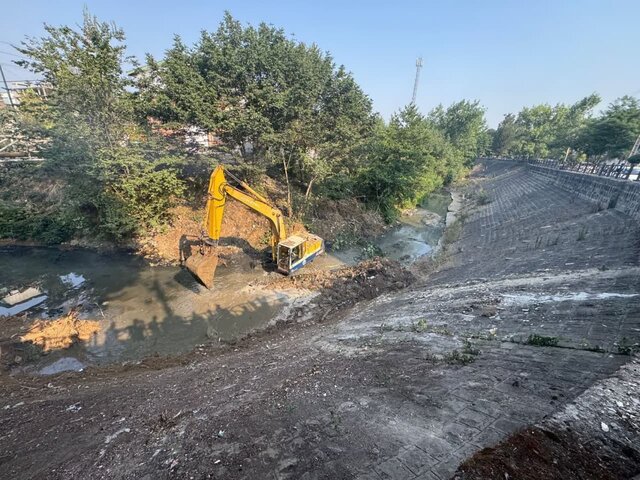 عملیات لایروبی رودخانههای شهر آغاز شد