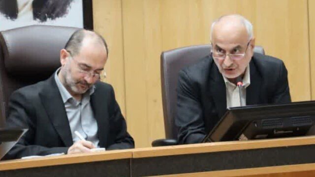 تولیدکنندگان و تجار افسران جنگ اقتصادی هستند