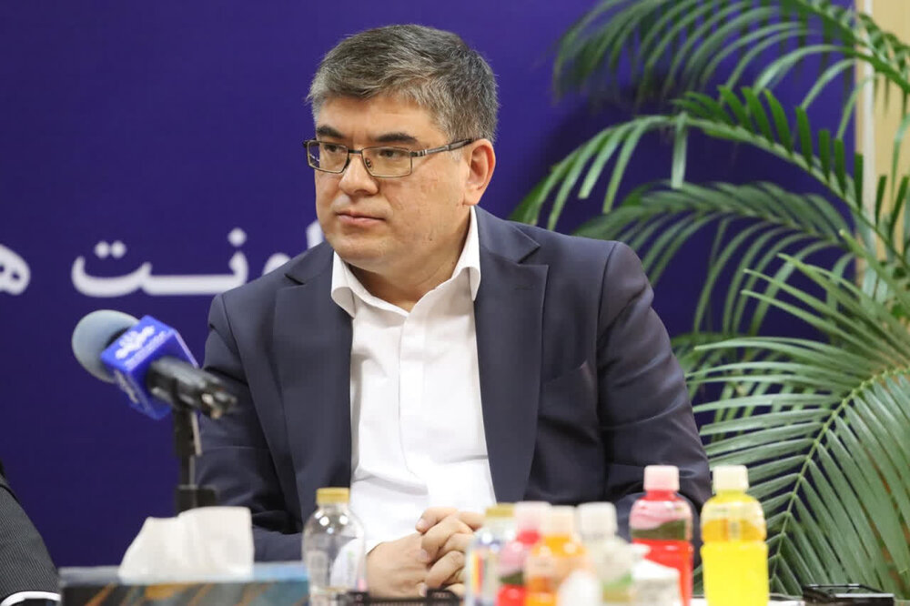 سفر به گیلان با هدف توسعه تجارت و جذب سرمایه‌گذاری در صنعت ابریشم