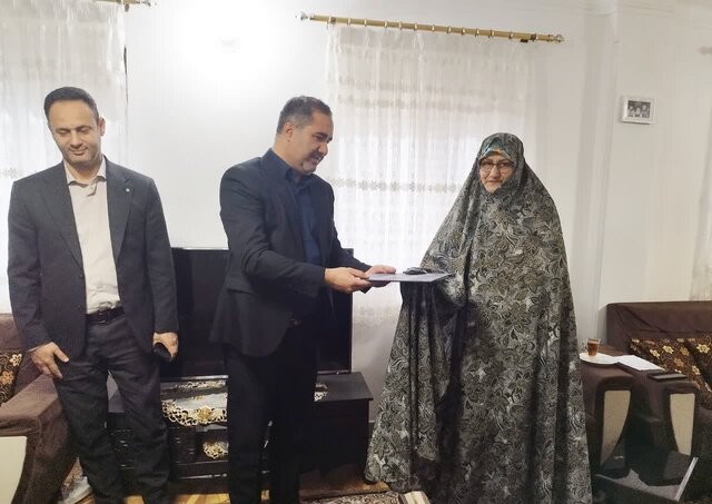 دیدار رئیس و جمعی از جهادگران جهاددانشگاهی گیلان با خانواده سردار شهید محمدبیگلو