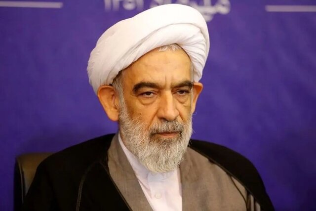 از زیست بوم فضای مجازی برای انتقال پیام نماز استفاده شود