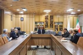 پای حق و حقوق مردم با تمام توان ایستادهایم