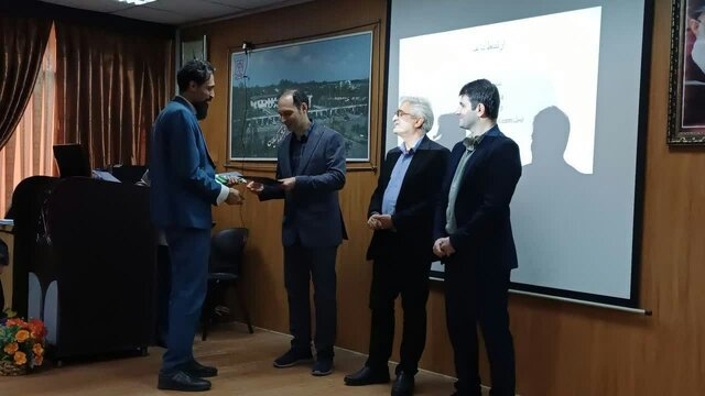 کاهش وابستگی صنعت طیور به پروتئین وارداتی سویا با پودر حشرات