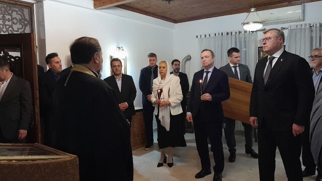 بازدید استاندار آستراخان از کلیسای «نیکُلای مقدس» بندرانزلی