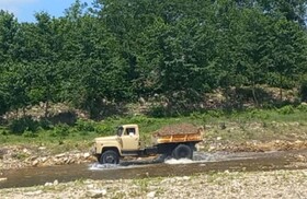 توقیف خودروهای متخلف برداشت غیرمجاز شن و ماسه از بستر رودخانه در فومن