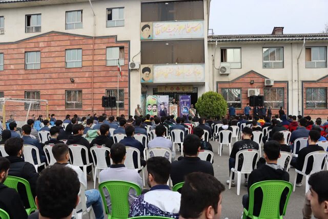 دلاورمردان نیروی دریایی امنیت و عظمت ایران را فراتر از مرزها تثبیت میکنند