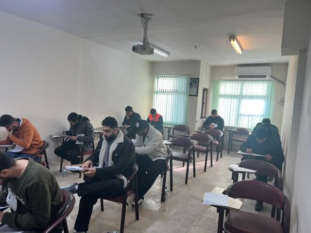 آزمونهای استخدامی قوه قضاییه، بانک شهر و راهآهن در گیلان برگزار شدند