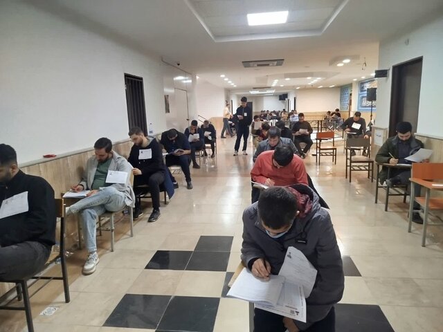 آزمونهای استخدامی قوه قضاییه، بانک شهر و راهآهن در گیلان برگزار شدند