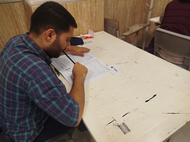 آزمونهای استخدامی قوه قضاییه، بانک شهر و راهآهن در گیلان برگزار شدند