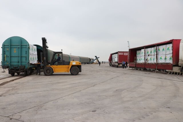 آغاز حمل ترکیبی محموله ترانزیتی تخته از روسیه به ترکیه در بندر کاسپین