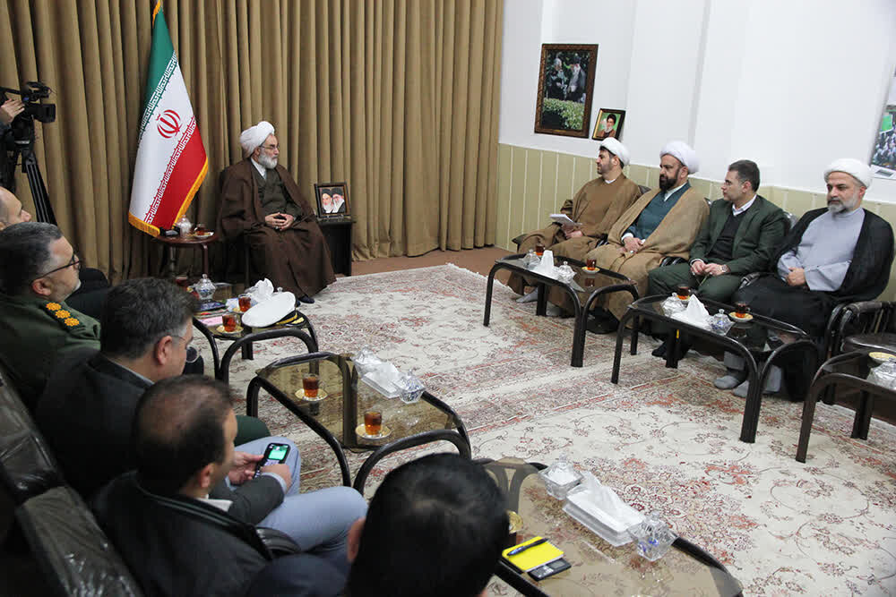 برگزاری مراسم یوم الله ۸ دی در میدان شهدای ذهاب رشت