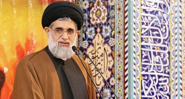 امام جمعه بندرانزلی: دشمن در ارزیابی حمایت مردم از نظام اسلامی دچار خطای محاسباتی شد