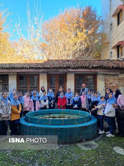 رشتگردی نوهها و پدربزرگها در محله تاریخی سبزه میدان