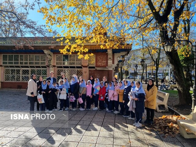 رشتگردی نوهها و پدربزرگها در محله تاریخی سبزه میدان