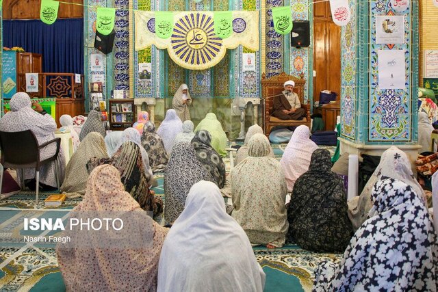 ۷۳۴ نفر در بندرانزلی معتکف شدند