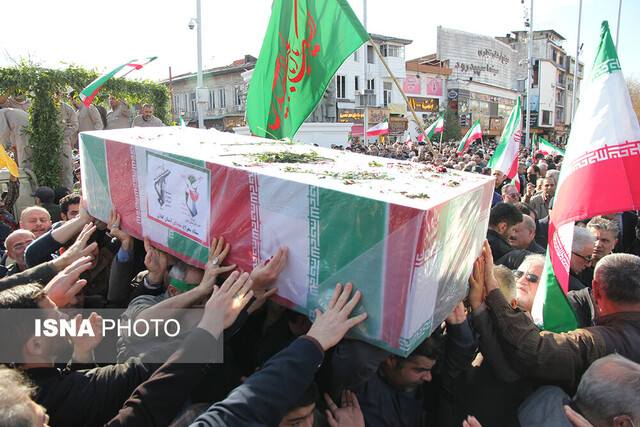 تشییع پیکر بسیجی شهید و راهپیمایی محکومیت تخریبگران در ساوه