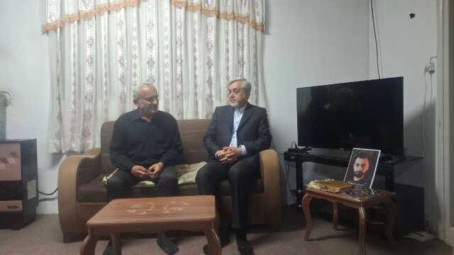 دیدارهای فرماندار رشت با خانواده‌های جان‌باختگان حوادث دی‌ماه