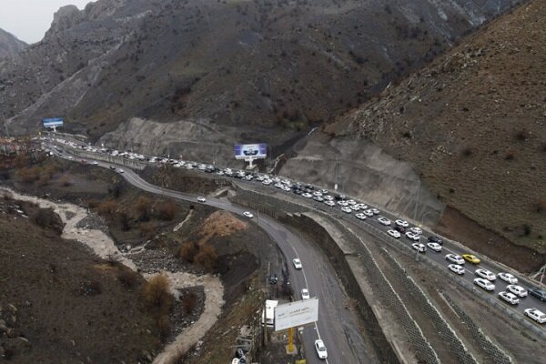 عکس تزئینی است ورود ۱۹۸ هزار خودرو به گیلان/ تداوم ریزش برداری محور منجیل - رودبار