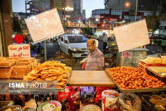 عکس تزئینی است از خریدهای غیرضروری خودداری کنید/کمبود کالای اساسی و سوخت در زنجان نیست