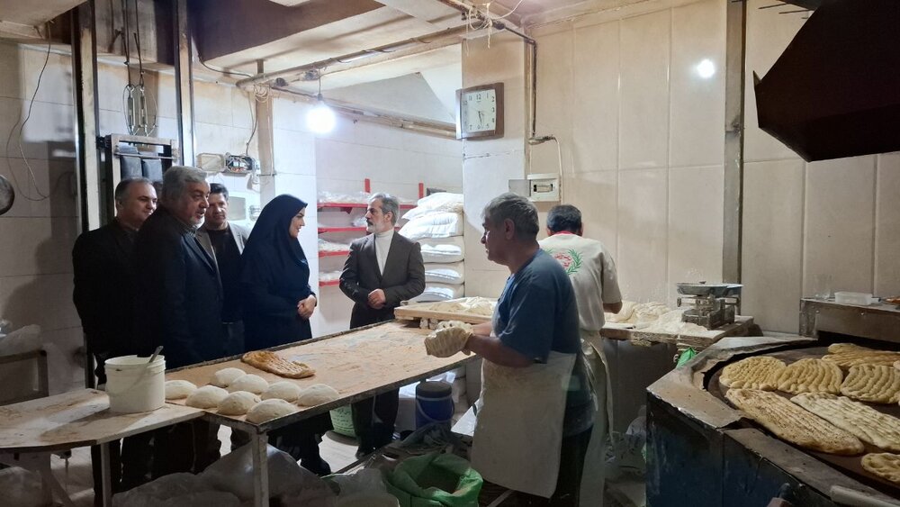 دستور فرماندار رشت برای آغاز پخت زودتر نان در ساعات منتهی به افطار دستور فرماندار رشت برای آغاز پخت زودتر نان در ساعات منتهی به افطار