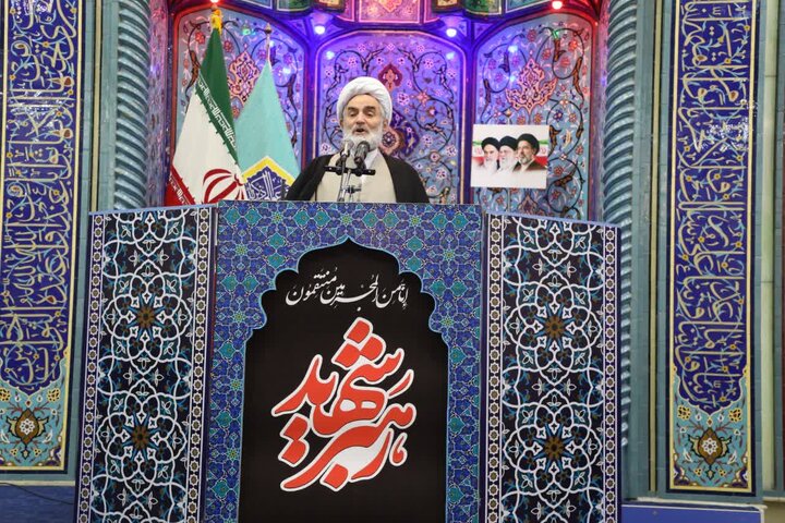 امام جمعه رشت: تصمیم گیری درباره جنگ با نگاه به ملت ایران باشد