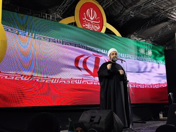 شهاب مرادی: مردم پرنشاط و پرقدرت در میدان باشند/ معنویت سلاح ماست