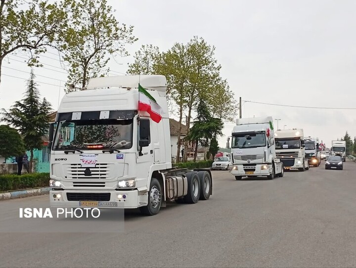 رژه خودرویی کامیون‌داران ترانزیتی آستارایی در حمایت از نیروهای مسلح + فیلم