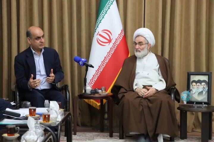 از انتقاد به شبکه های دلالی تا ارائه راهکار موثر برای کاهش قیمت مرغ در گیلان