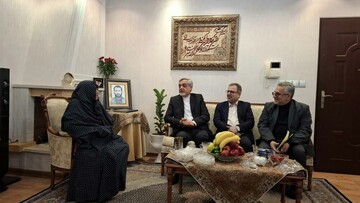 فرماندار رشت: معلمان شهید الگوی تربیت صحیح برای نسل آینده هستند