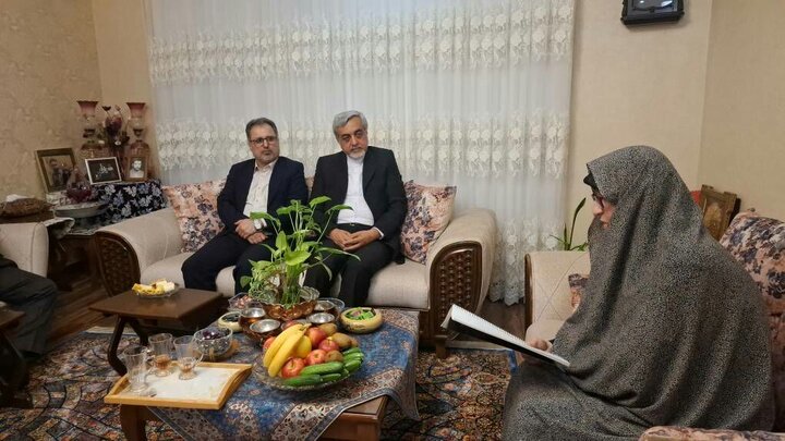 فرماندار رشت: معلمان شهید، الگوی تربیت صحیح برای نسل آینده هستند