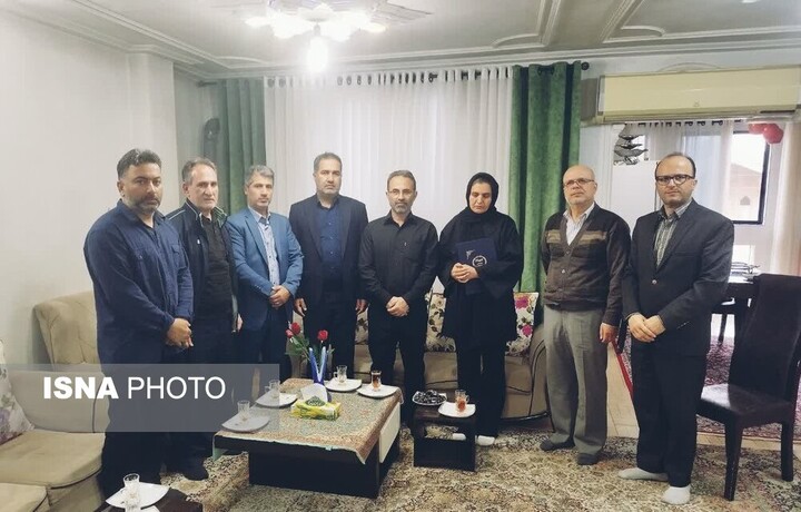 دیدار جهادگران دانشگاهی گیلان با خانواده معظم شهید ناوچه دنا