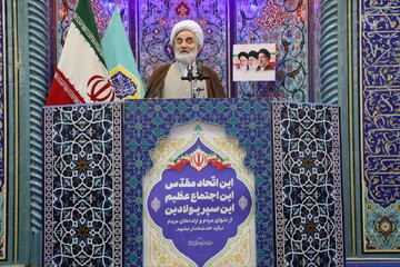 امام جمعه رشت: مردم به کمک دولت بیایند تا ریشه سوداگران بازار را بخشکانیم