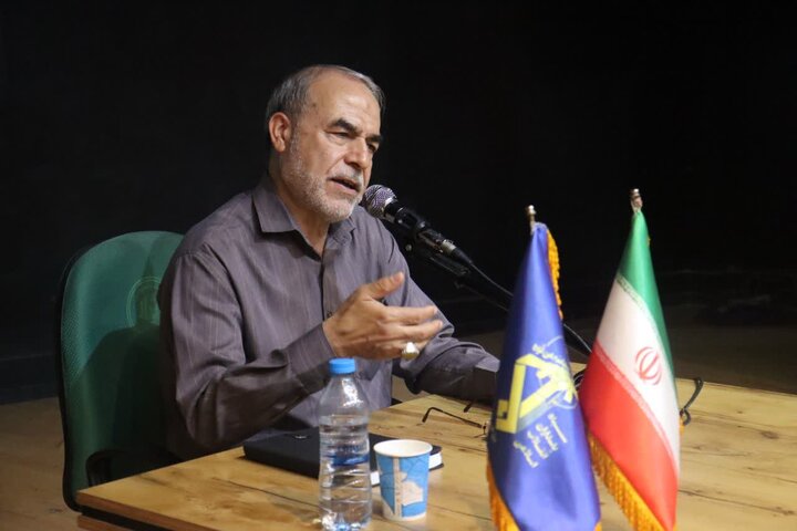 معاون سیاسی سپاه: ایران امروز صحنه زیست مومنانه است