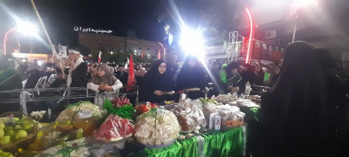 سفره حضرت رقیه(س) در میدان امام(ره) بندرانزلی پهن شد