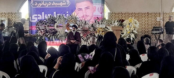 امام‌جمعه بندرانزلی: خون شهید باید هر لحظه ما را آگاه‌تر کند