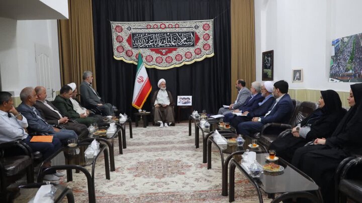 نماینده ولی فقیه در گیلان: زندانی پس از آزادی در جامعه رها نشود