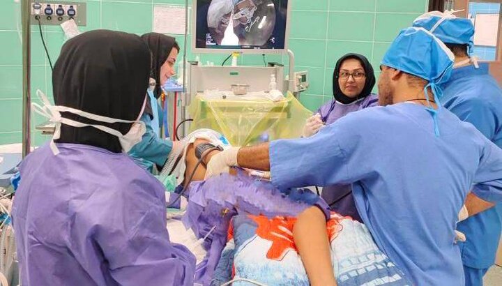 خروج موفقیت‌آمیز سوزن از روده کودک ۱۰ ساله در رشت