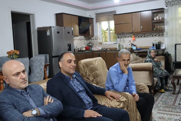 آزادگان و جانبازان سرمایه‌های ارزشمند کشور هستند