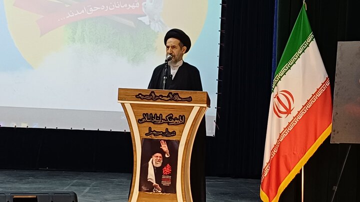 ابوترابی فرد: آزادگان «رُحَمَاءُ بَیْنَهُمْ» را تفسیر کردند / وحدت را تقویت کنیم