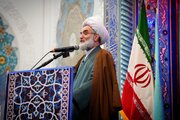امام جمعه رشت: نیازمند تدابیر قوی تر و عمیق تر دولت برای رفع تورم هستیم