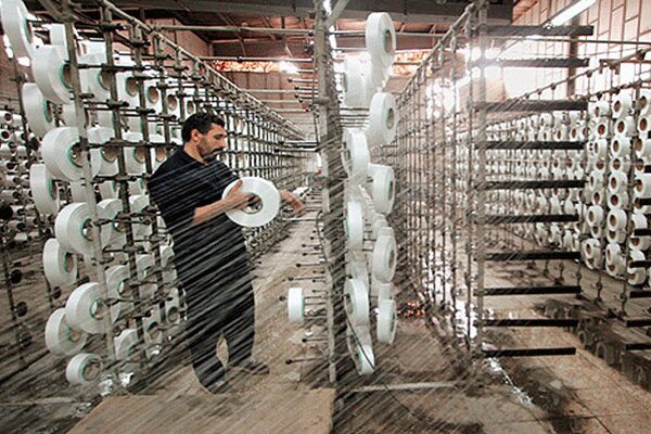 رسیدگی به وضعیت حقوق و بیمه کارگران یک کارخانه ریسندگی در رشت