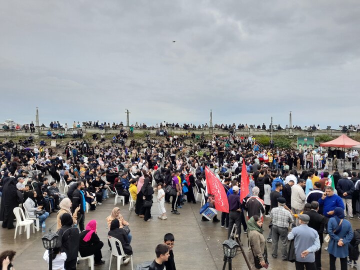 پیادهروی خانوادگی در بندرانزلی برگزار شد