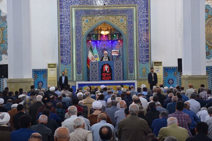 امام جمعه رشت: دولت به زیرساخت های اقتصادی توجه کند