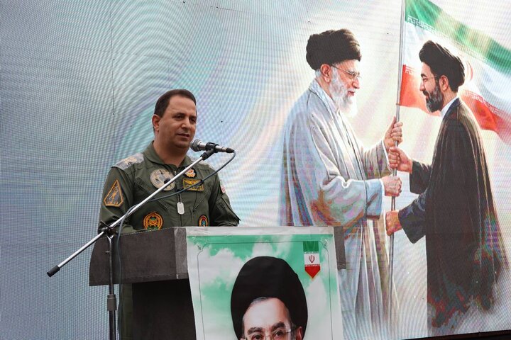 فرمانده قرارگاه محرومیت زدایی ارتش: ایران قابل معامله نیست/ ۱۰۰۰ پروژه در دست اجرا داریم